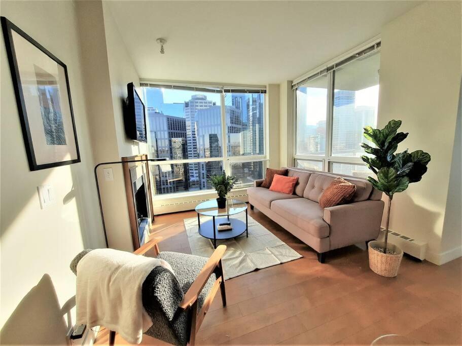 Luxury By River With Views *