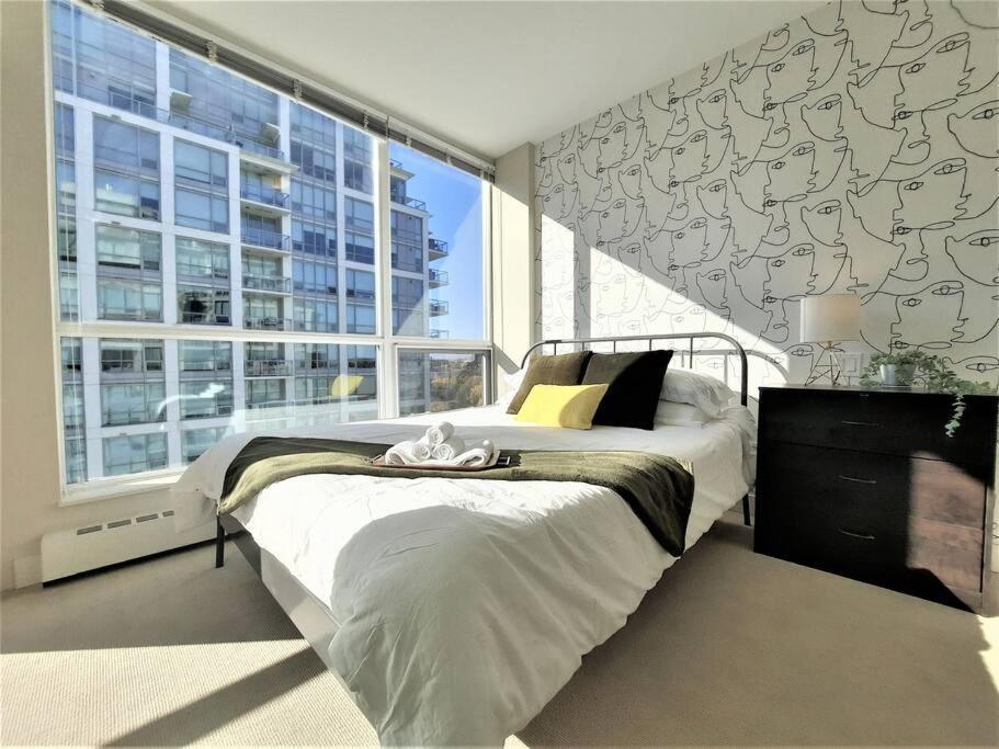 Luxury By River With Views